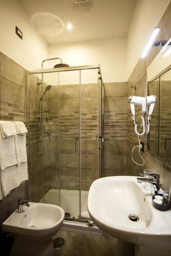 Residenza Tupini, S.Pietro Suites โรม ภายนอก รูปภาพ